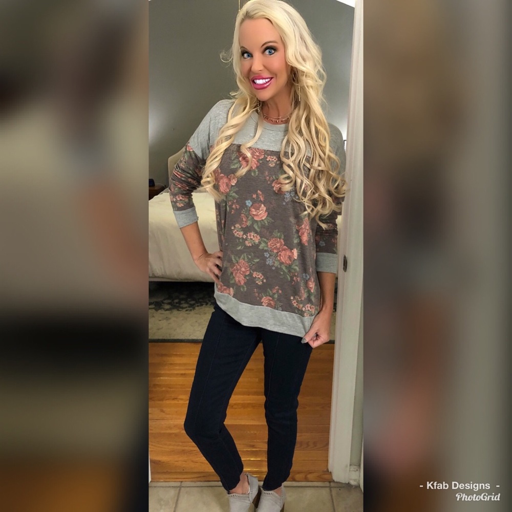 ❤️LAST 1! Vintage Burgundy Floral Contrast Top! - Picture 3 of 8